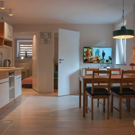 Noclegi "Boczna 5A" Apartamenty Goscinne Bad Salzbrunn Exterior foto
