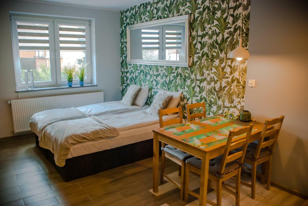 Noclegi "Boczna 5A" Apartamenty Goscinne Bad Salzbrunn Exterior foto